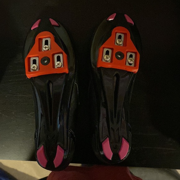 Cycling Shoes - Picture 4 of 5